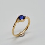 K18YG Ring with Blue sapphire & Diamond