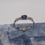 K18WG Ring with Blue sapphire & Diamond
