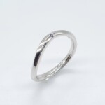 K18WG Ring with white sapphire