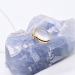 K18YG Pendant with Moon stone