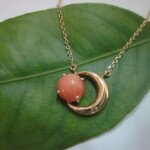 K18YG Coral & Yellow sapphire Pendant