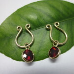 K18YG Garnet Earrings