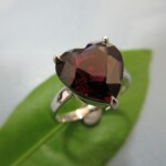 K18WG Garnet Ring
