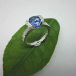 K18WG Blue sapphire& Diamond Ring
