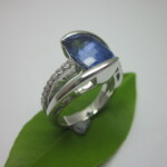 K18WG Tanzanite & Diamond Ring